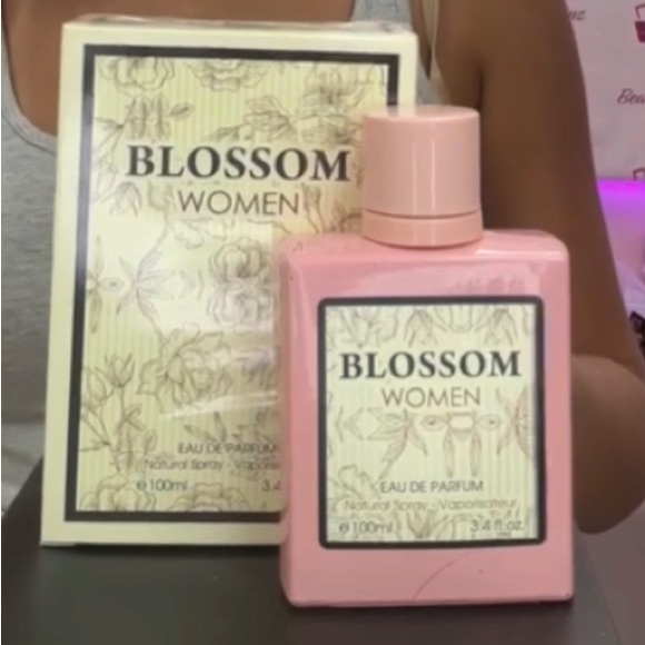 Blossom & Thorn Women Skincare Toner - Soft Pink - Picture 1 of 4
